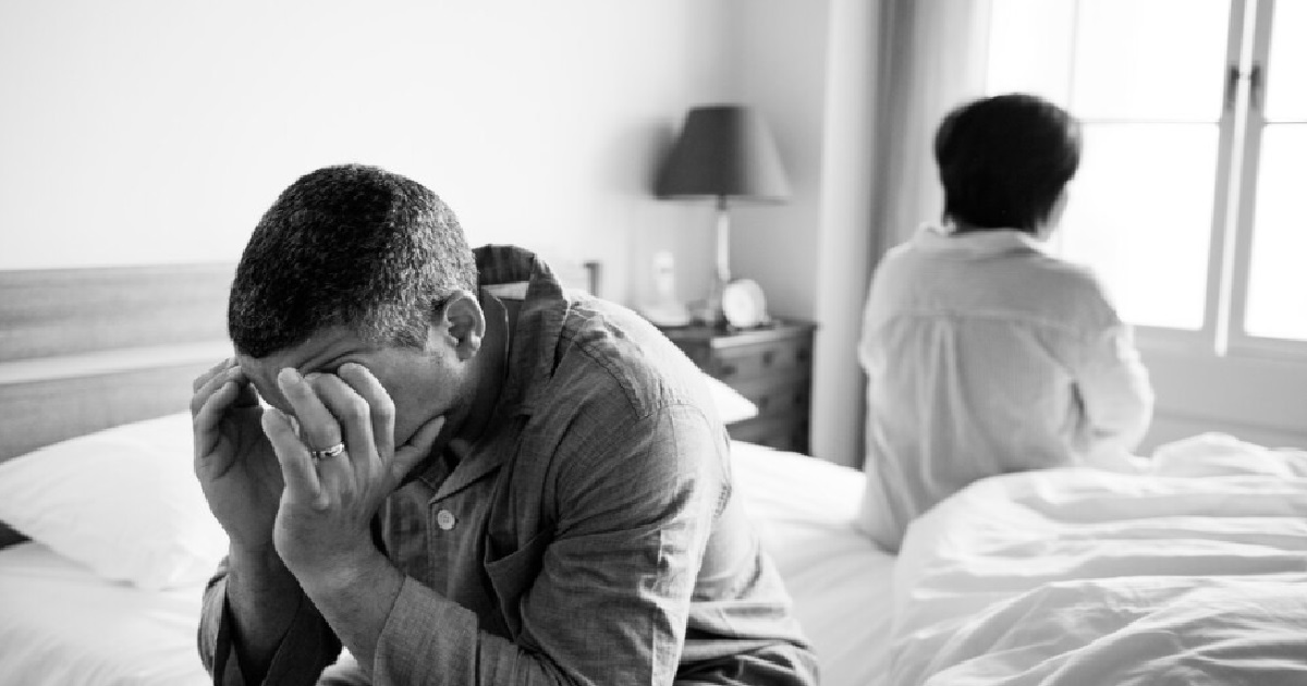 COUPLE NO PIAK FOR 10 YRS, SLEEP IN DIFF ROOMS & IGNORE EACH OTHER, WASTE EACH OTHER’S TIME