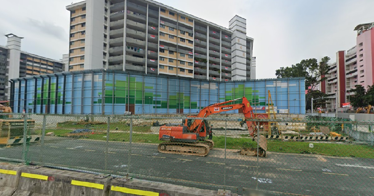 WOMAN ENDS UP WITH METAL SHARD IN HER THROAT AFTER BEING HIT BY DEBRIS @ AMK WORKSITE