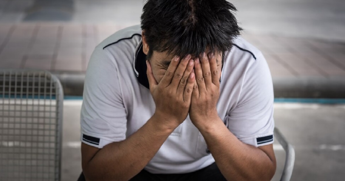 STRESSED & UNAPPRECIATED MAN RECEIVED FLOWERS, THEN WENT TO THE TOILET TO CRY