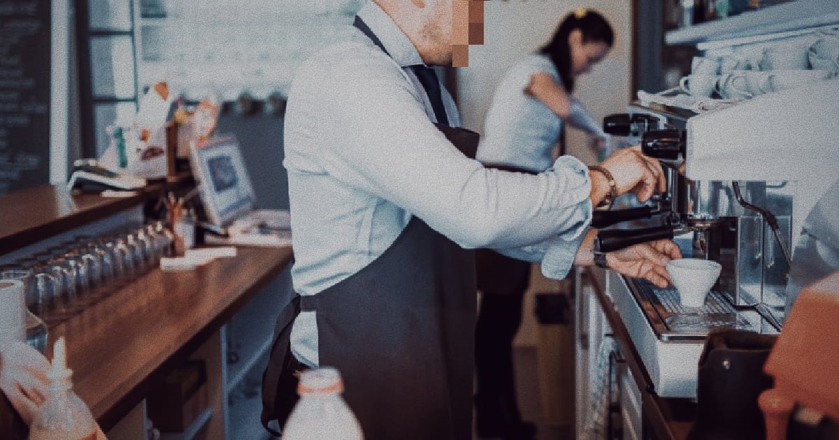 NEW STAFF RUDE TO BOSS & SHOUT AT HER IN FRONT OF CUSTOMERS, LEAVE FOR BREAK DURING PEAK HRS