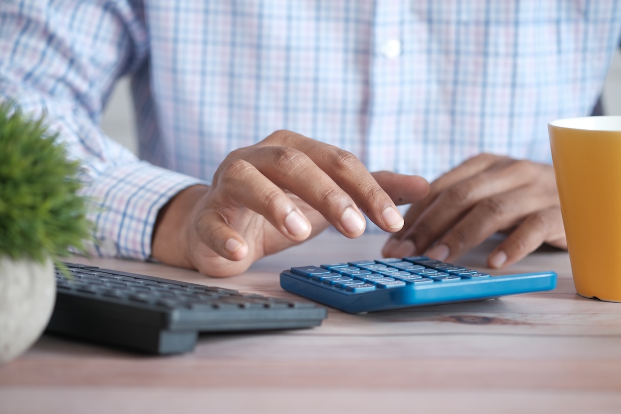 MAN THINKS FRIEND IS ‘SIAO’ EVERYTHING ALSO COUNT MONEY