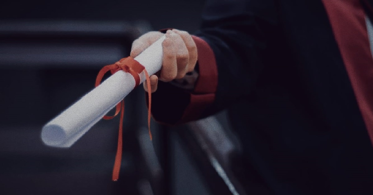 UNI GRAD SAYS HE DESERVES A HIGH PAY BECAUSE “LIMPEH FROM LOCAL UNI ONE”