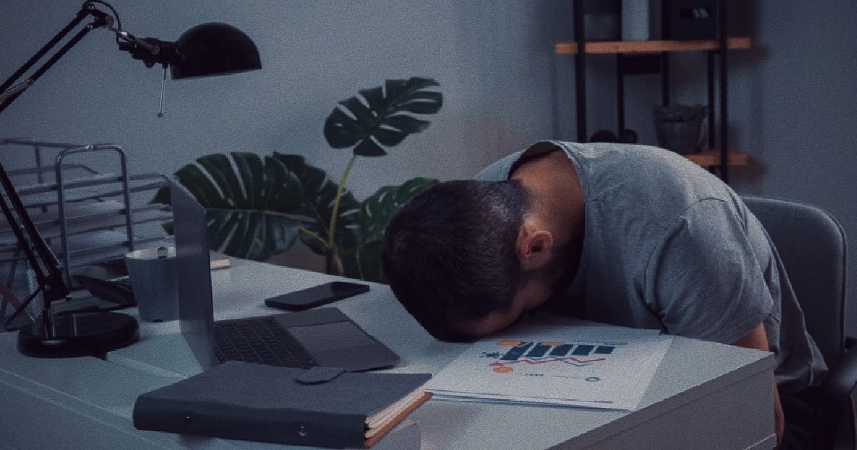 MAN EARNING $5K/MTH, EVERY DAY JUST CHECK EMAILS & TALK TO PEOPLE AT WORK