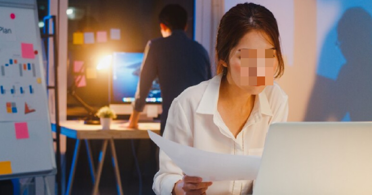 WOMAN’S COLLEAGUE GOT FIRED, THEN BOSS MAKES HER TAKE OVER HIS WORK ON HER OFF DAY