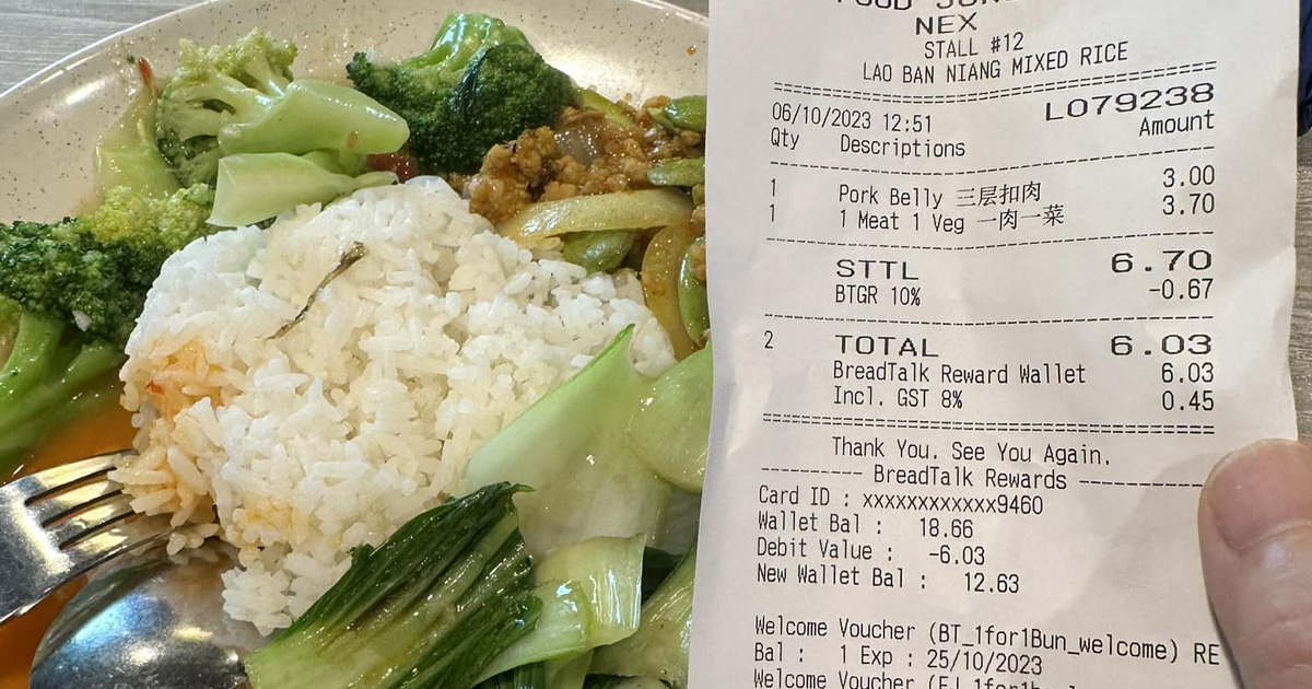 MIXED VEGE RICE @ NEX: SAYS BROCCOLI IS MEAT, FISH CAKE IS FISH. CHARGES OVER $6