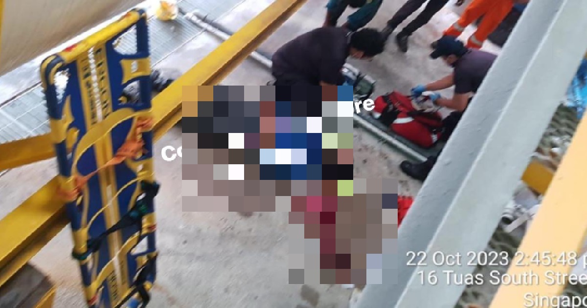 36 Y.O WORKER KILLED AFTER FALLING FROM ROOF @ TUAS, THICK CLUMPS OF BLOOD SEEN ON FLOOR