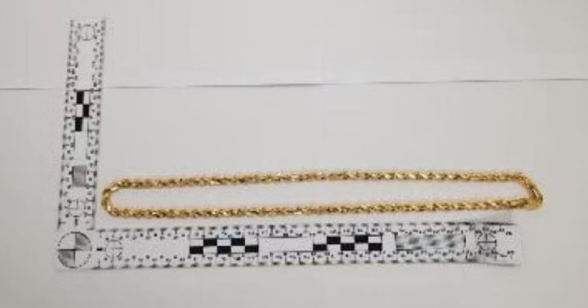MAN ASKED TO “TRY ON” $12K OF JEWELLERY @ QUEEN ST PAWN SHOP THEN FLED WITH IT, ARRESTED