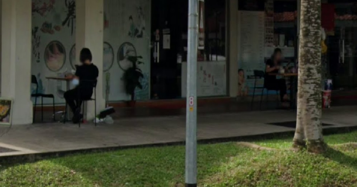 WOMEN IN REVEALING CLOTHES OFFERING LUPSUP MASSAGE @ JURONG HDB, RESIDENTS FED UP