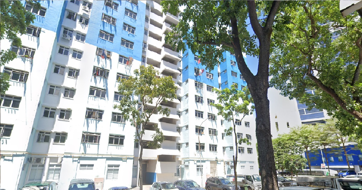 DEAD BODY OF 56 Y.O MAN FOUND @ BUKIT MERAH FLAT, BLOOD FLOWING OUT OF UNIT