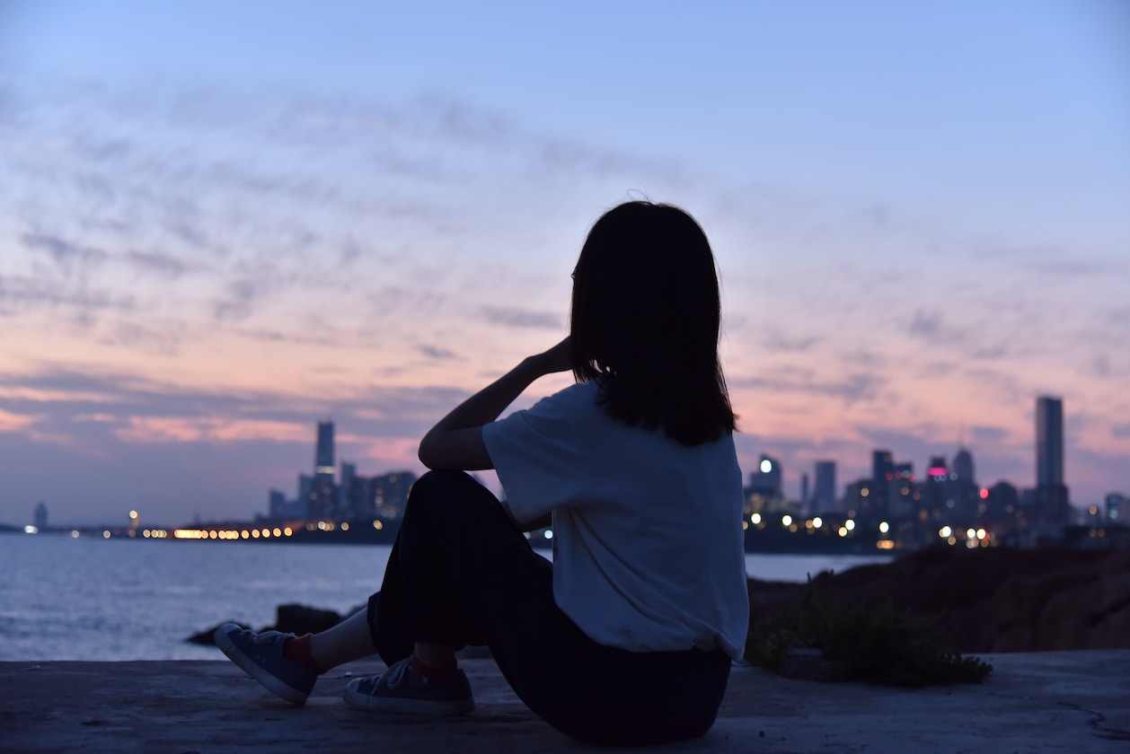 EX-GF BORROW 5 FIGURE FROM GUY AND GOES MISSING IN ACTION