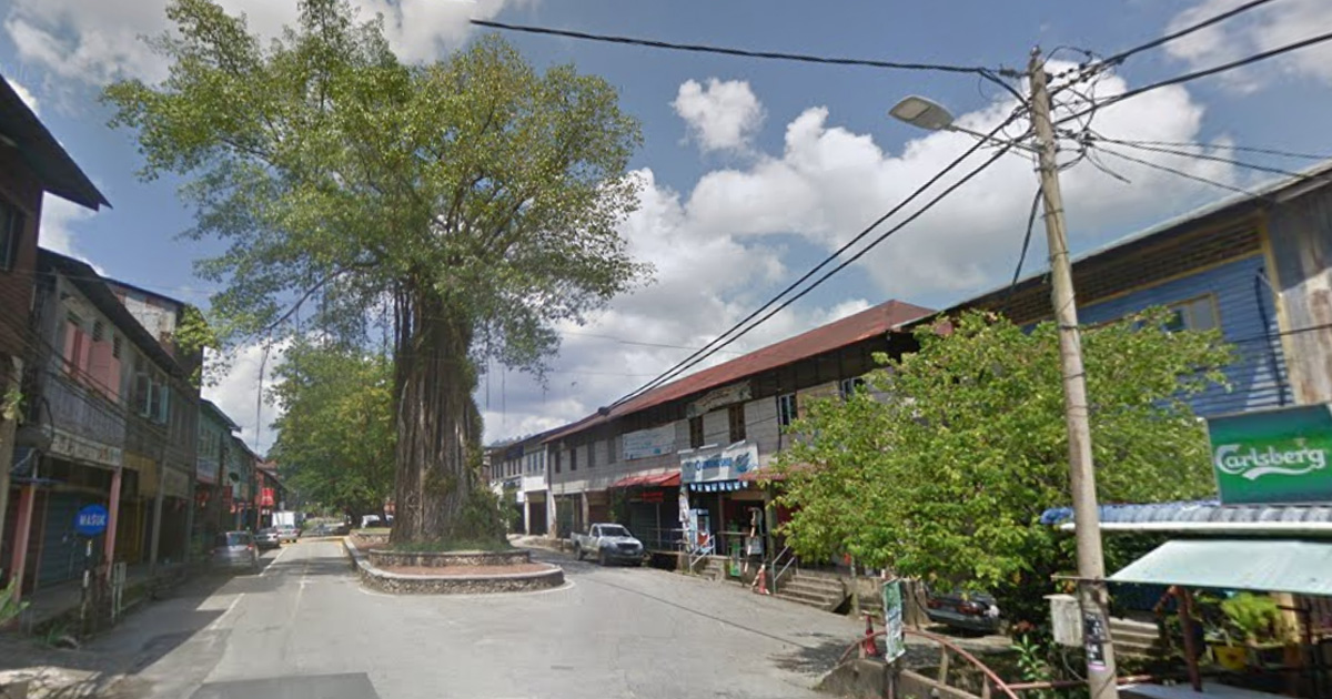 M’SIAN POLICE DISGUISE AS CUSTOMER TO CATCH ILLEGAL HOUSEWIFE PROSTITUTE
