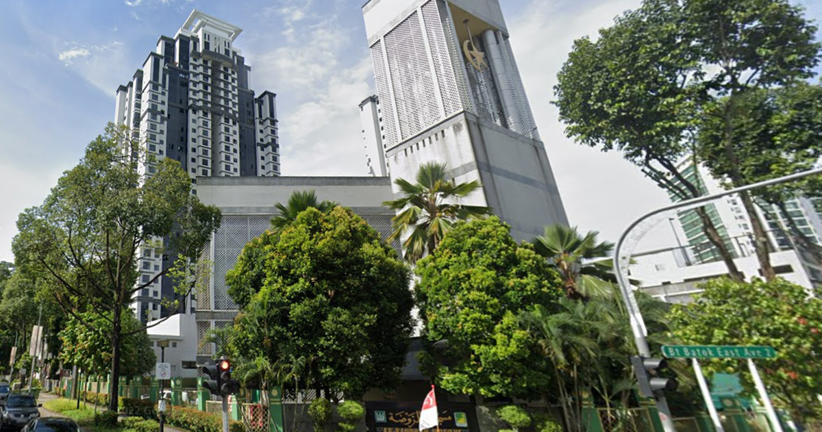 39 Y.O BREAKS INTO MOSQUE IN BUKIT BATOK AND STEALS 14 DONATION BOXES