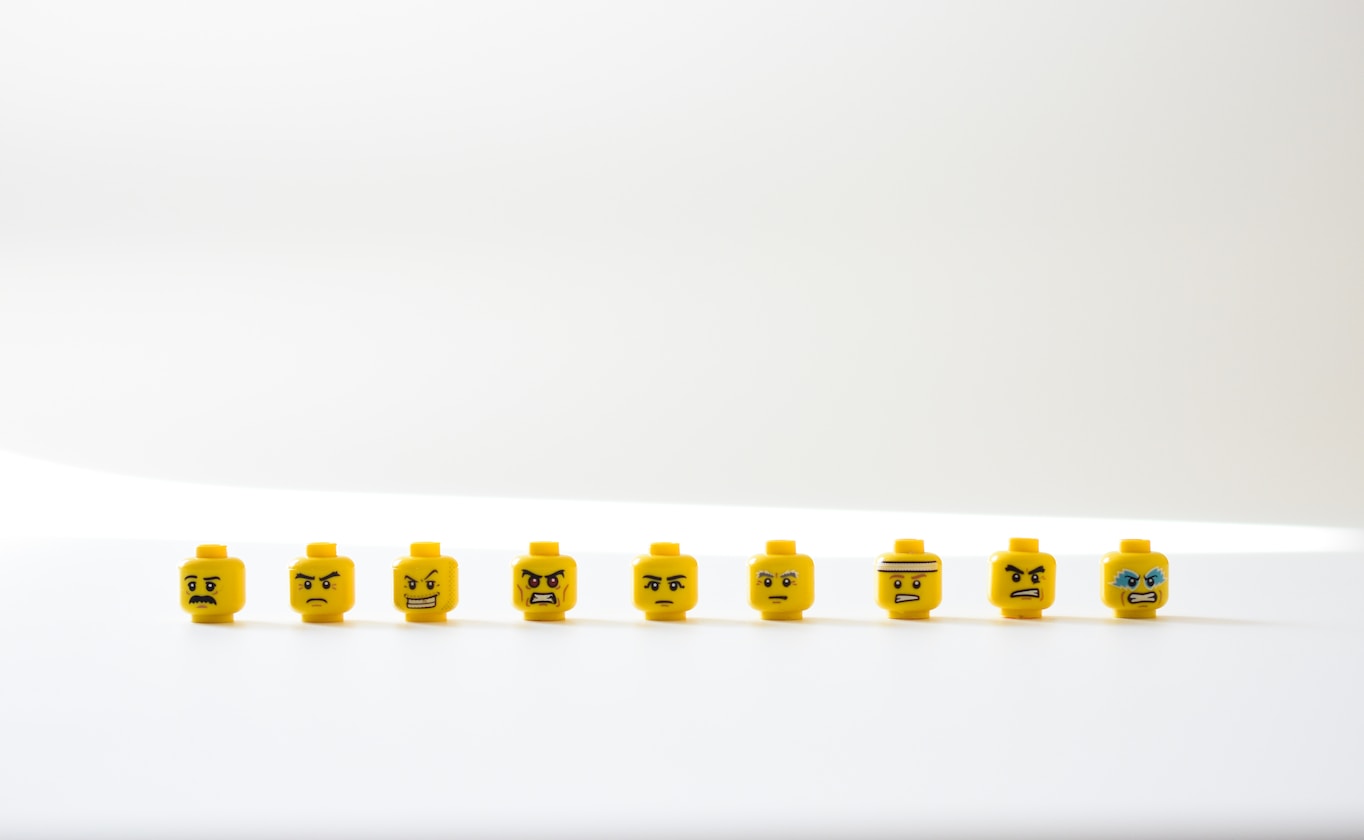 NEGATIVE PEOPLE VERSUS PEOPLE WITH NAIVE POSITIVITY