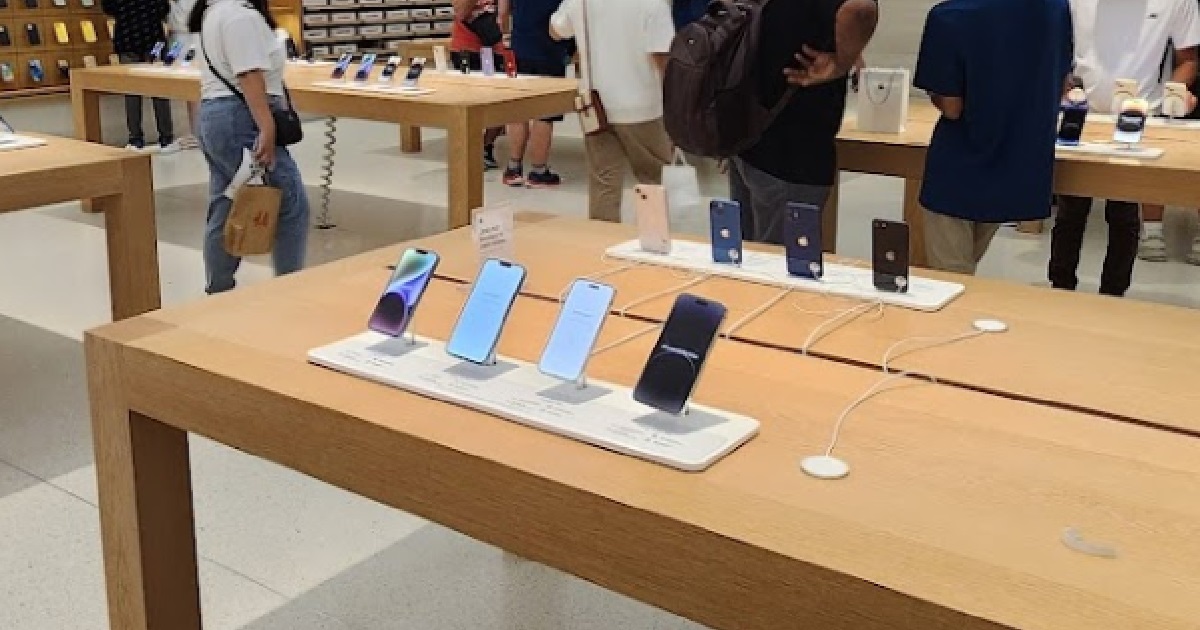36 Y.O MAN STOLE $18K WORTH OF APPLE PRODUCTS & $600 WORTH OF PERFUME, JAILED