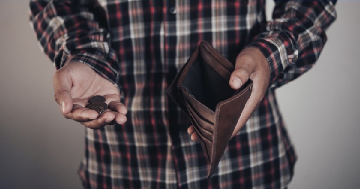 MAN HAD $30K IN HIS BANK LAST YEAR, QUIT JOB TO DRINK EVERYDAY & NOW LEFT $500 & IN DEBT