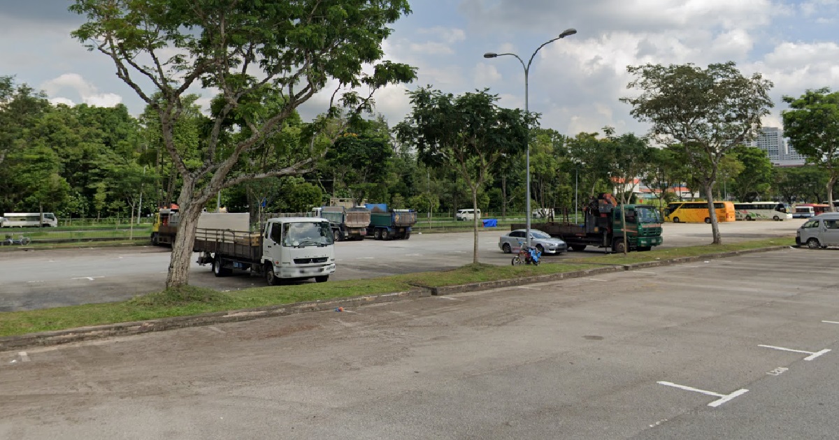 GROUP OF YOUNG PUNKS STOLE AN ENTIRE LORRY @ MARSILING, DRIVER LEFT KEY INSIDE