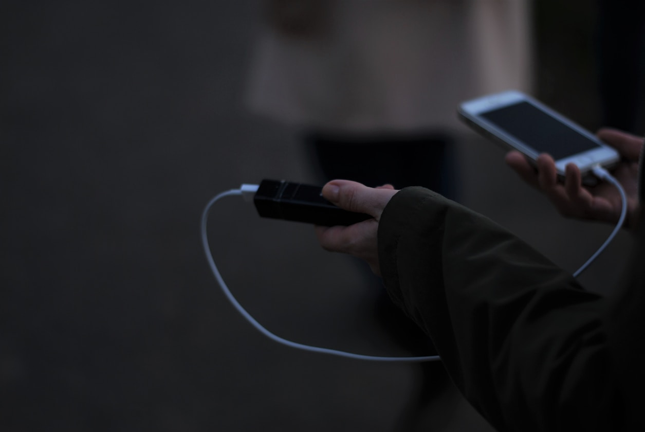 China Bans Uncertified Power Banks on Domestic Flights Over Fire Risk