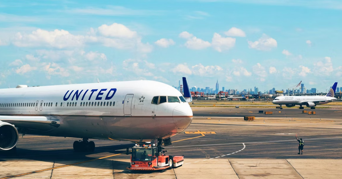 United Airlines Grounded by Technical Failure, Major Flight Delays Expected